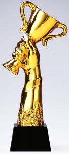 A68425 Design-Trophäe auf schwarzen Kristallglas-Sockel | 28,0 cm