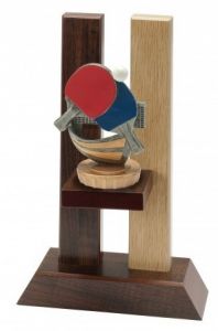 H330FX Pokale aus Holz mit Figur (nach Wahl) inkl. Beschriftung | 3 Größen